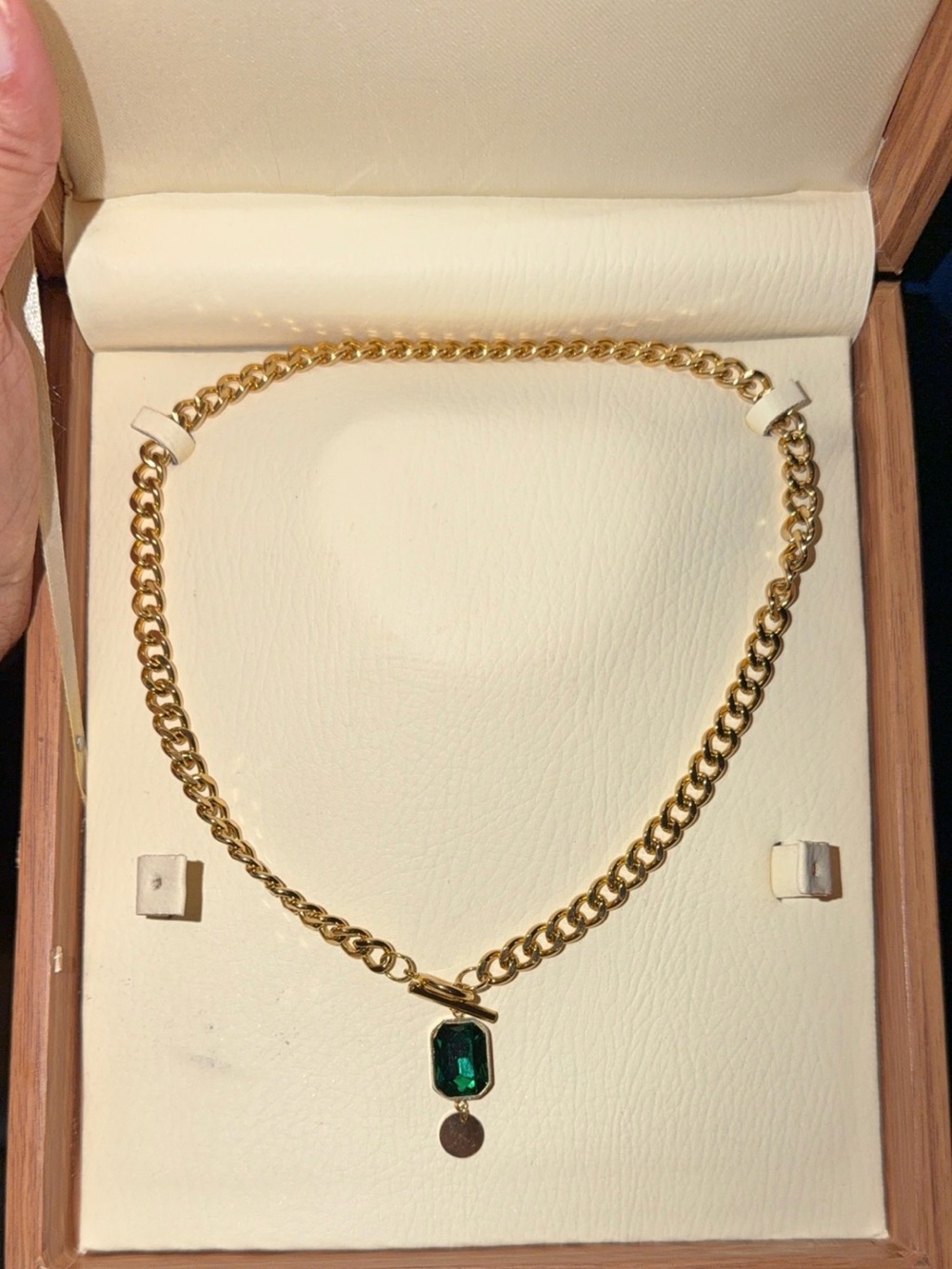 Gold tone Chain Necklace with Emerald Green Pendant
